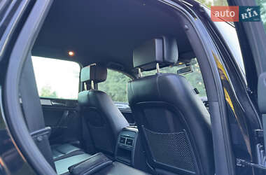Внедорожник / Кроссовер Volkswagen Touareg 2012 в 