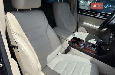 Позашляховик / Кросовер Volkswagen Touareg 2015 в 