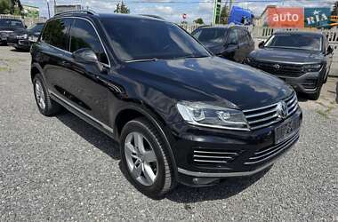 Позашляховик / Кросовер Volkswagen Touareg 2015 в 