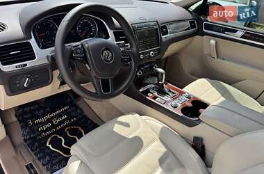 Позашляховик / Кросовер Volkswagen Touareg 2015 в 