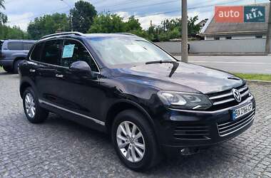 Внедорожник / Кроссовер Volkswagen Touareg 2013 в 
