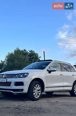 Позашляховик / Кросовер Volkswagen Touareg 2012 в Дніпрі