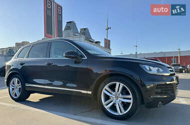 Внедорожник / Кроссовер Volkswagen Touareg 2012 в Киеве