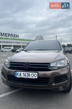Позашляховик / Кросовер Volkswagen Touareg 2010 в Києві