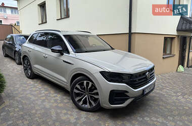 Позашляховик / Кросовер Volkswagen Touareg 2023 в Долині