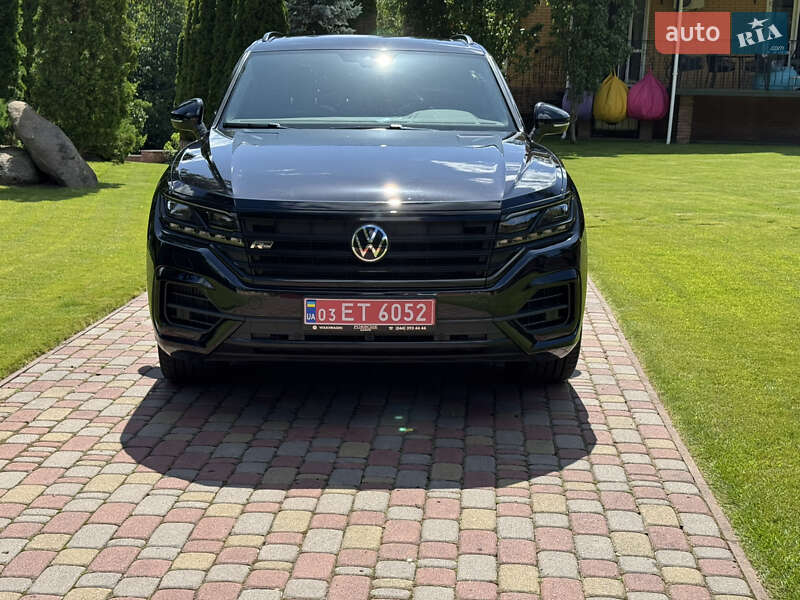 Позашляховик / Кросовер Volkswagen Touareg 2020 в Києві