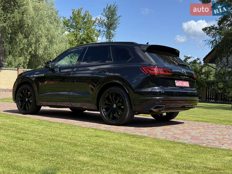 Позашляховик / Кросовер Volkswagen Touareg 2020 в Києві