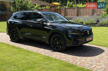Внедорожник / Кроссовер Volkswagen Touareg 2020 в Киеве