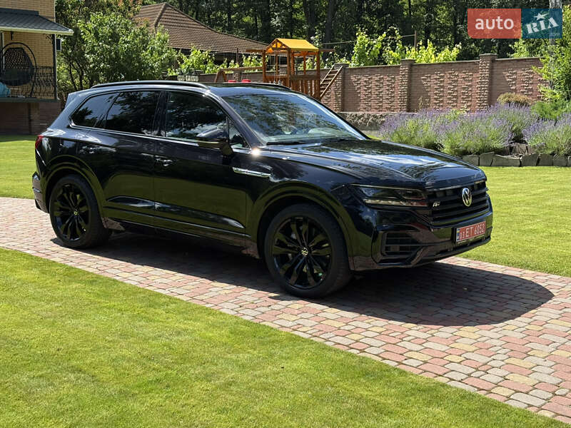 Позашляховик / Кросовер Volkswagen Touareg 2020 в Києві