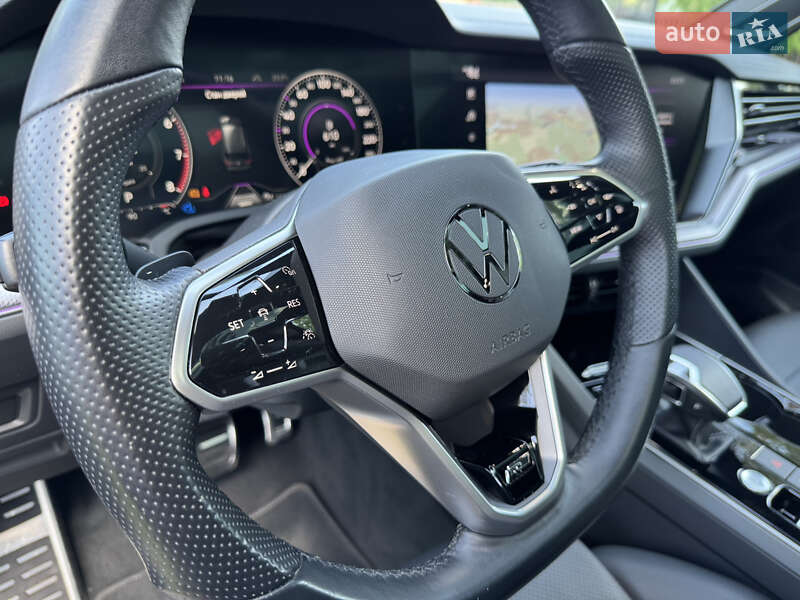 Позашляховик / Кросовер Volkswagen Touareg 2020 в Києві