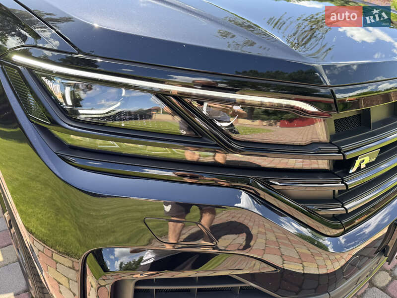 Позашляховик / Кросовер Volkswagen Touareg 2020 в Києві