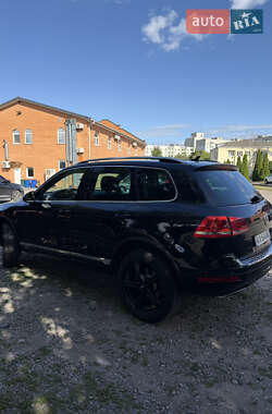 Внедорожник / Кроссовер Volkswagen Touareg 2010 в 