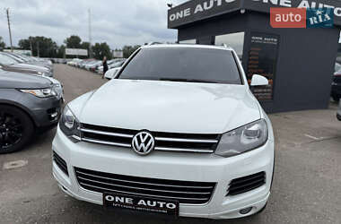 Внедорожник / Кроссовер Volkswagen Touareg 2014 в Киеве
