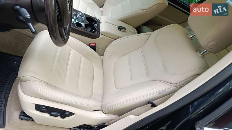 Внедорожник / Кроссовер Volkswagen Touareg 2014 в Киеве фото 11 Внедорожник / Кроссовер Volkswagen Touareg 2014 в Киеве