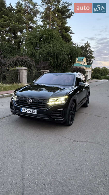 Позашляховик / Кросовер Volkswagen Touareg 2019 в Умані