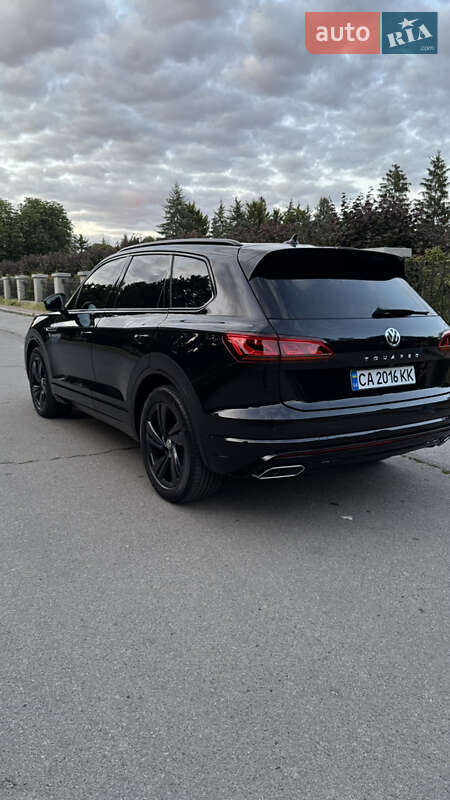 Позашляховик / Кросовер Volkswagen Touareg 2019 в Умані