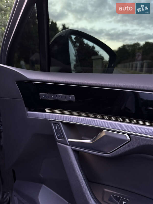 Позашляховик / Кросовер Volkswagen Touareg 2019 в Умані