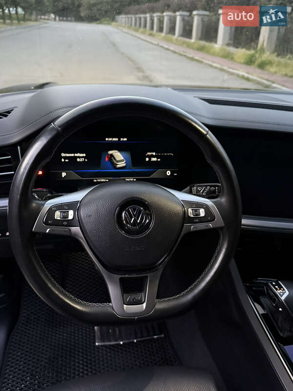 Позашляховик / Кросовер Volkswagen Touareg 2019 в Умані