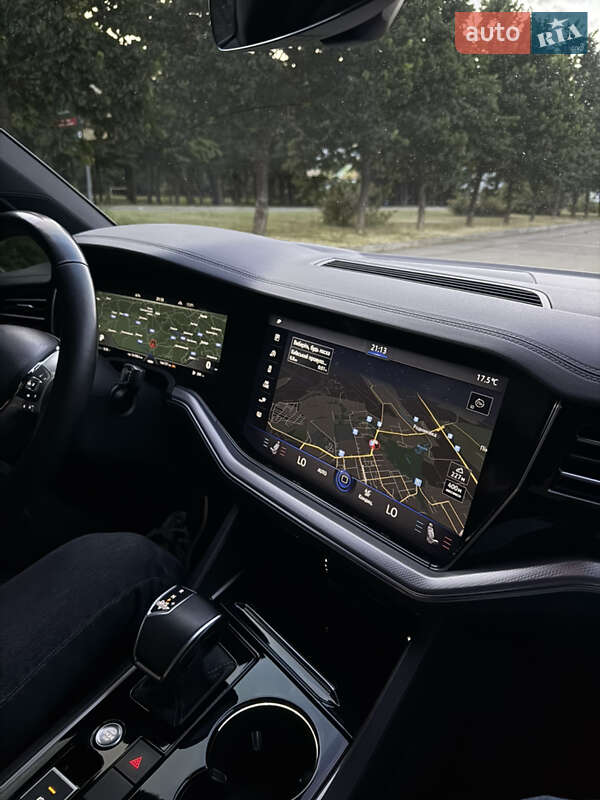 Позашляховик / Кросовер Volkswagen Touareg 2019 в Умані