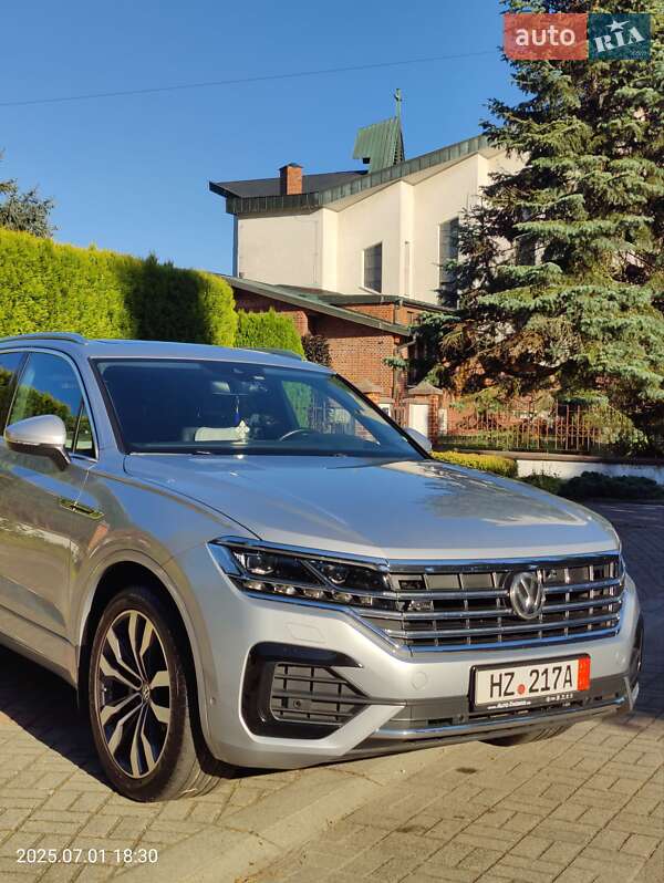 Внедорожник / Кроссовер Volkswagen Touareg 2018 в Мостиске
