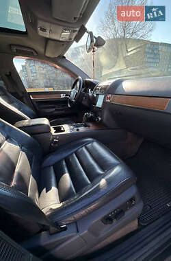 Позашляховик / Кросовер Volkswagen Touareg 2003 в 