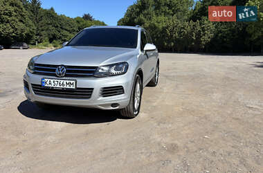Внедорожник / Кроссовер Volkswagen Touareg 2013 в Львове