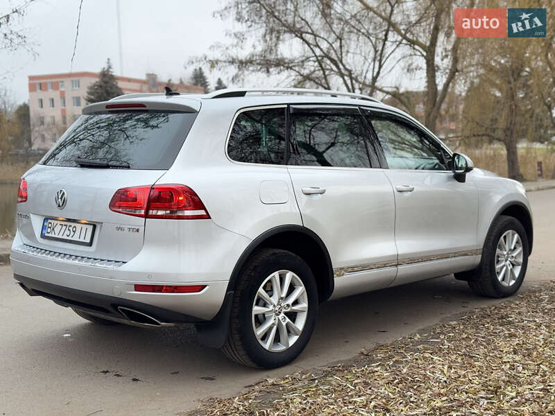 Внедорожник / Кроссовер Volkswagen Touareg 2010 в Луцке