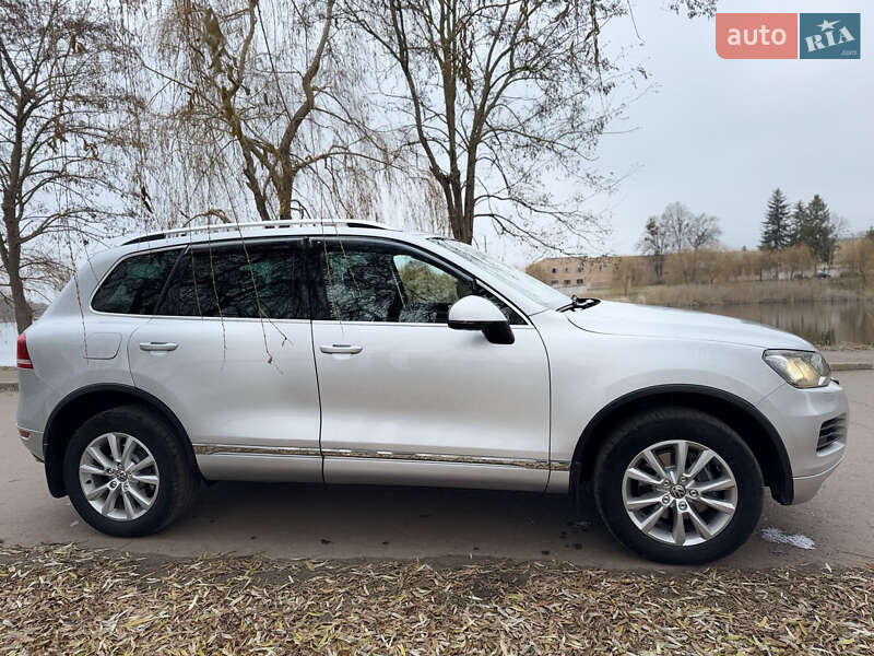Внедорожник / Кроссовер Volkswagen Touareg 2010 в Луцке