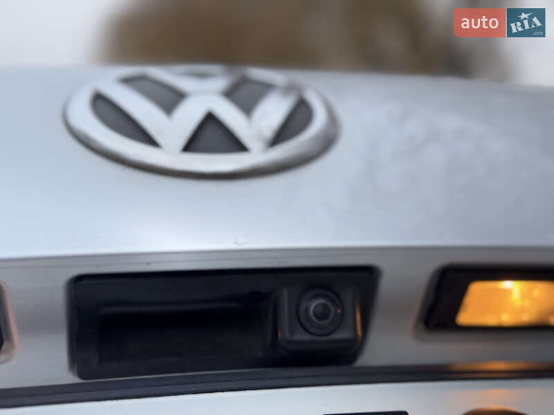 Внедорожник / Кроссовер Volkswagen Touareg 2010 в Луцке