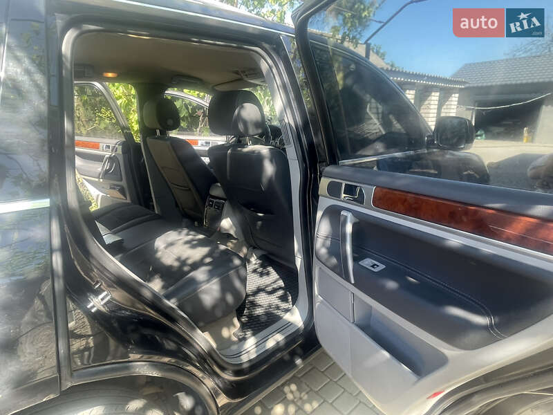 Внедорожник / Кроссовер Volkswagen Touareg 2006 в Николаеве