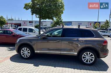 Внедорожник / Кроссовер Volkswagen Touareg 2012 в Киеве