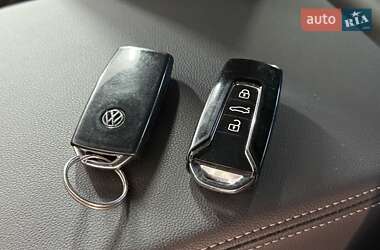 Позашляховик / Кросовер Volkswagen Touareg 2021 в 