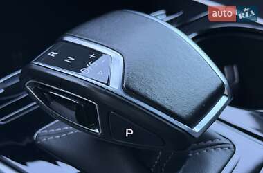 Позашляховик / Кросовер Volkswagen Touareg 2021 в 