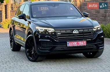 Позашляховик / Кросовер Volkswagen Touareg 2021 в 