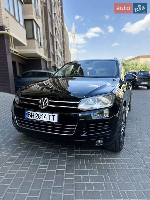 Внедорожник / Кроссовер Volkswagen Touareg 2012 в Одессе