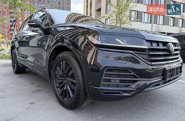 Внедорожник / Кроссовер Volkswagen Touareg 2021 в Киеве