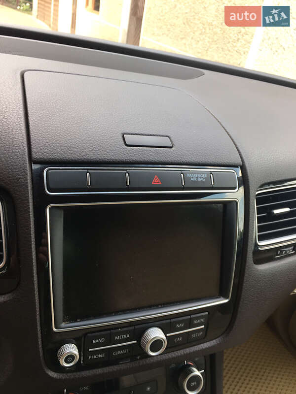 Внедорожник / Кроссовер Volkswagen Touareg 2015 в Косове