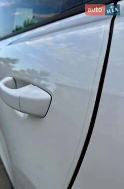 Позашляховик / Кросовер Volkswagen Touareg 2013 в 