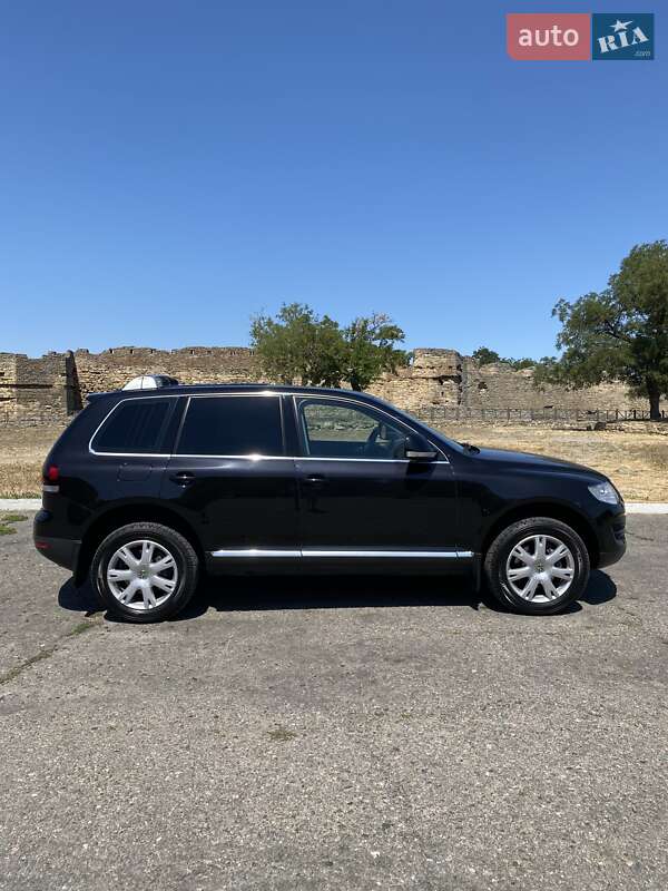 Внедорожник / Кроссовер Volkswagen Touareg 2008 в Белгороде-Днестровском