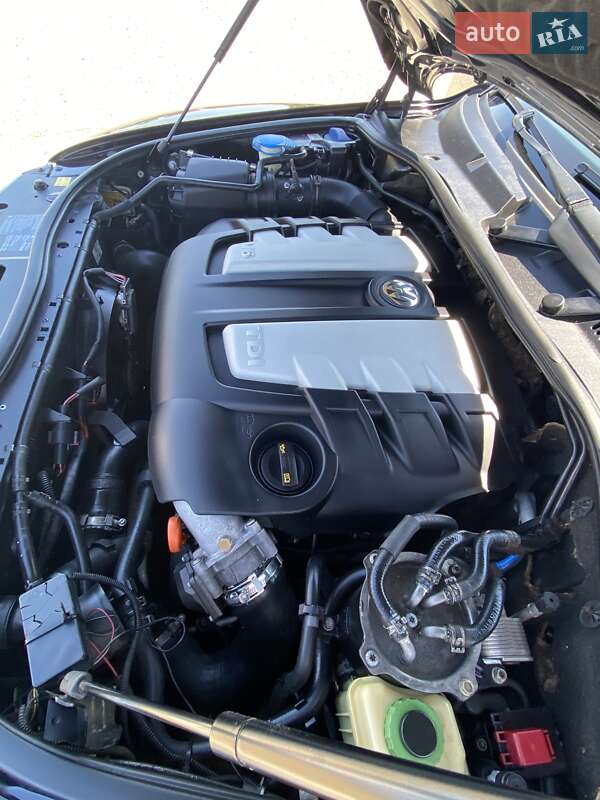 Внедорожник / Кроссовер Volkswagen Touareg 2008 в Белгороде-Днестровском