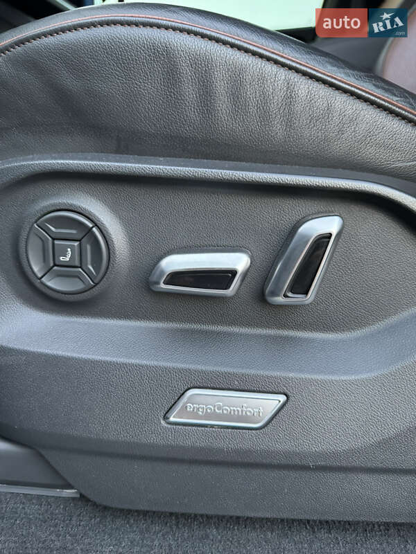 Внедорожник / Кроссовер Volkswagen Touareg 2019 в Полтаве фото 29 Внедорожник / Кроссовер Volkswagen Touareg 2019 в Полтаве