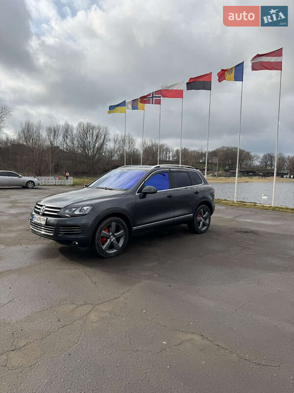 Позашляховик / Кросовер Volkswagen Touareg 2013 в Балті