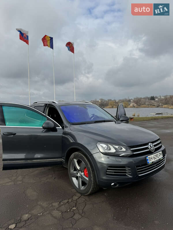 Позашляховик / Кросовер Volkswagen Touareg 2013 в Балті