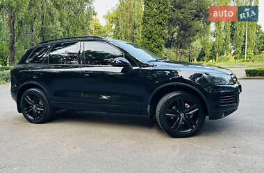Внедорожник / Кроссовер Volkswagen Touareg 2013 в Киеве