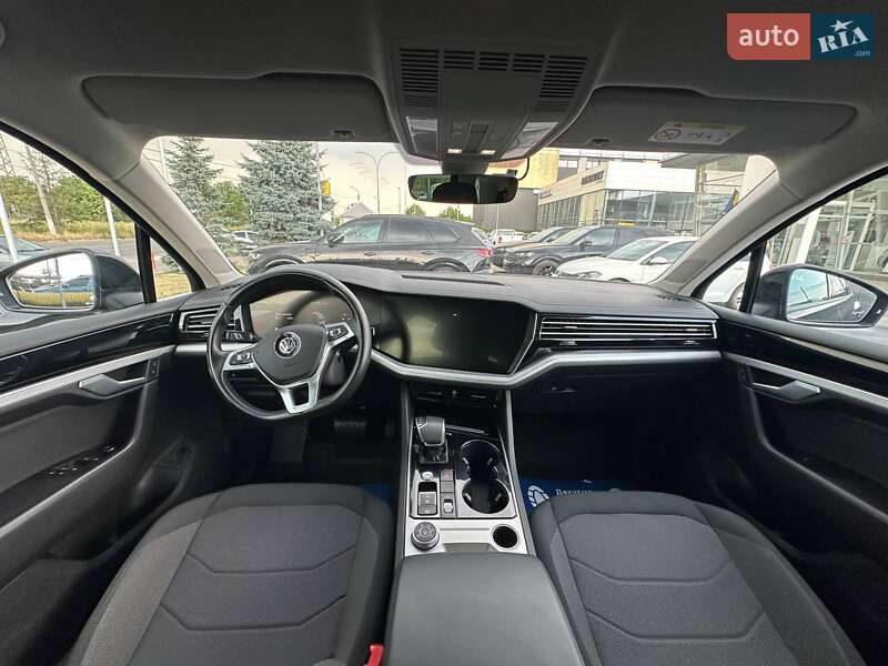 Позашляховик / Кросовер Volkswagen Touareg 2018 в Чернівцях фото 30 Позашляховик / Кросовер Volkswagen Touareg 2018 в Чернівцях