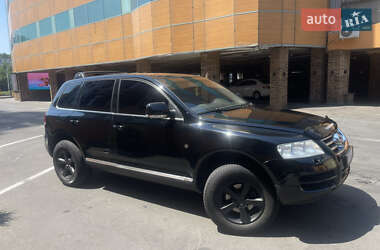 Позашляховик / Кросовер Volkswagen Touareg 2004 в 