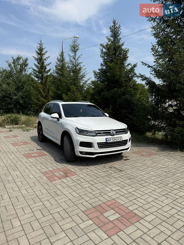Внедорожник / Кроссовер Volkswagen Touareg 2013 в Запорожье