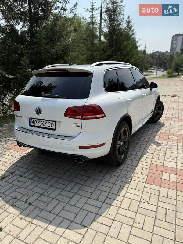Внедорожник / Кроссовер Volkswagen Touareg 2013 в Запорожье