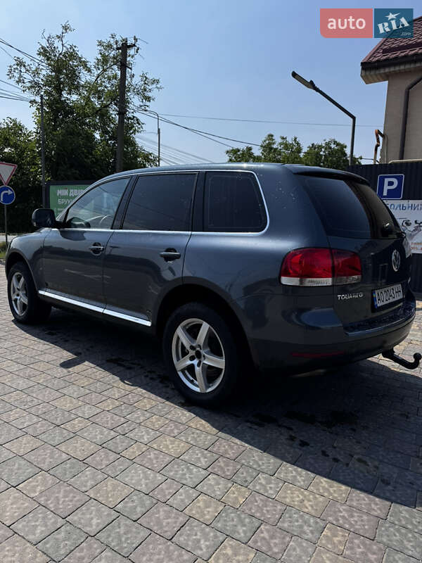 Внедорожник / Кроссовер Volkswagen Touareg 2003 в Ужгороде