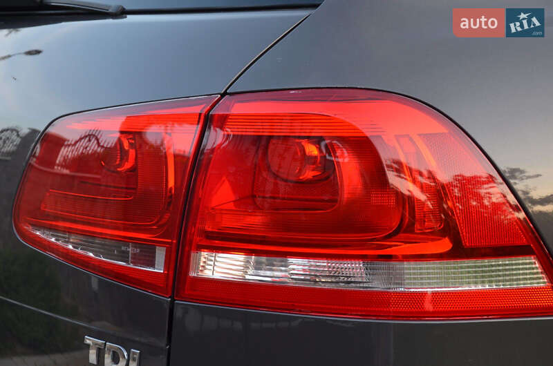 Позашляховик / Кросовер Volkswagen Touareg 2012 в Богородчанах